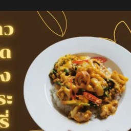 ข้าวราดผัดผงกะหรี่