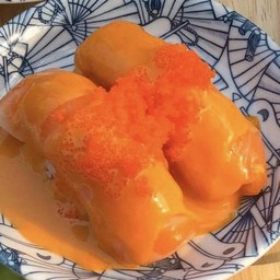 ข้าวปั้นแซลมอนลาวา