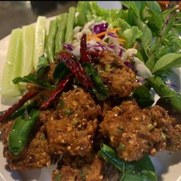 ลาบหมูทอด