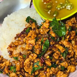 กระเพราไก่