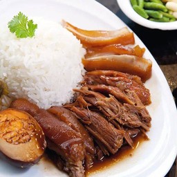 ข้าวขาหมูธรรมดา