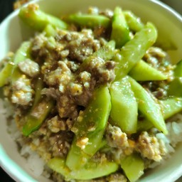 ข่าวแตงกวาผัดใส่ไข่