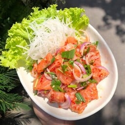 ยำแซลมอน ( salmon )