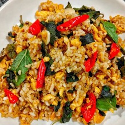 ข้าวกระเพราคลุก หมูสับ/หมูชิ้น