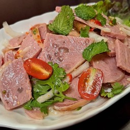 ยำขาหมูอัด