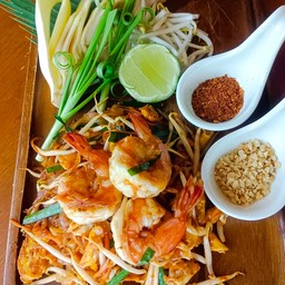 ผัดไทยกุ้งสด