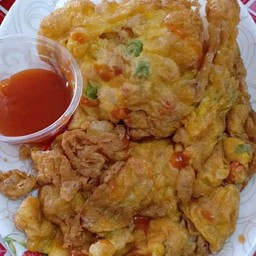 ข้าวราดไข่เจียวพร้อมชอสพริก.