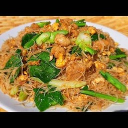 เส้นหมี่ผัดซีอิ๊ว