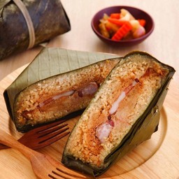 ข้าวเหนียวไส้ถั่ว (บั๋นจึง)