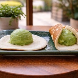 แพนเค้ก โรล ขนมเบื้อง by chatcha