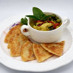 แกงเขียวหวานไก่โรตีกรอบ