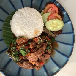 ข้าวกระเพราเนื้อ Pikanya