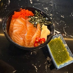 แซลมอนด้ง ไข่กุ้งล้น (Rice Bowl)