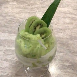 Kiwi Yogurt Smoothie