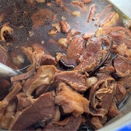 วรรณ เตี๋ยวเนื้อ