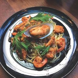 ลิงกวินีซีฟู้ดซอสมารินาน่า