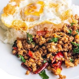 กระเพราหมูสับ+ไข่ดาว