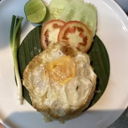 ข้าวผัดทะเล ไข่ดาว