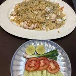 ข้าวผัดทะเล (M)