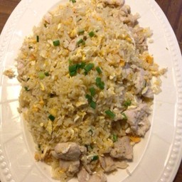 ข้าวผัดหมู (M)