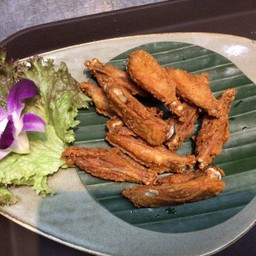 ปีกไก่ทอดน้ำปลา