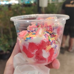 สตรอเบอร์รี่โยเกิร์ต ตลาดเซฟวันโก แยก คปอ.