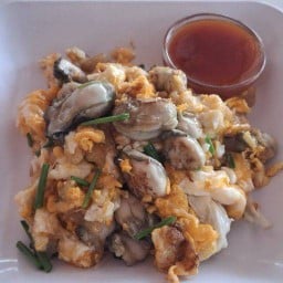 ผัดไทย หอยทอด รสทิพย์ ลาดปลาเค้า21