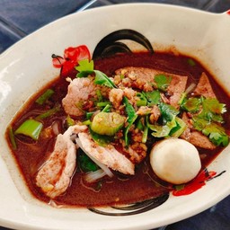 ก๋วยเตี๋ยวหมูน้ำตก