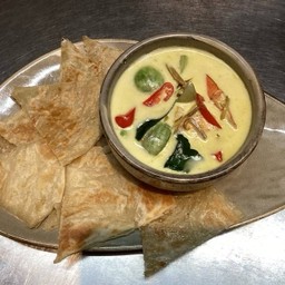 แกงเขียวหวานทะเลโรตีกรอบ