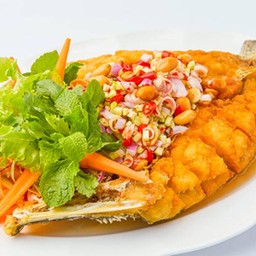 ปลากะพงทอดสมุนไพร