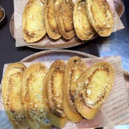 ขนมปังกระเทียม 79บาท