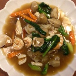 ราดหน้าทะเล