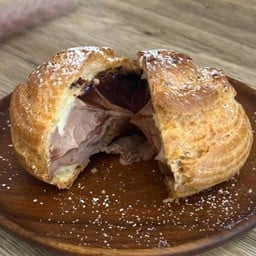 Choux Cream (Chocolate)