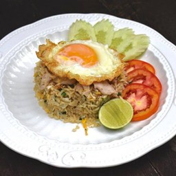 ข้าวผัดไก่ไข่ดาว