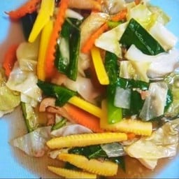 ผักรวม ราดข้าว(ไม่มีเห็ด)