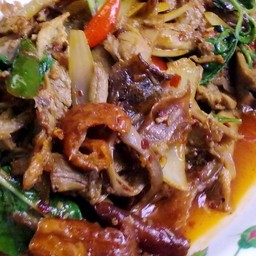 พริกแกงเป็ดย่างเป็นกับ