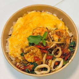 ข้าวกะเพราทะเล&ไข่ข้น