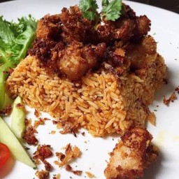 ข้าวผัดพริกเผาหมูทอด