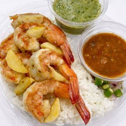 ข้าวมันกุ้ง  & ข้าวหมูแดงหมูกรอบ by yo