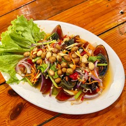 ยำไข่เยี่ยวม้า