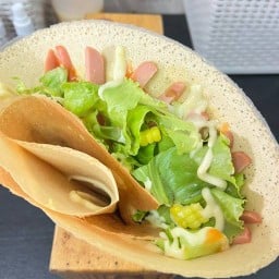 เครปหน้าแน่น by พี่วี เครปหน้าแน่น by พี่วี (สาขาหลัก)