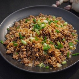 เนื้อคั่วกระเทียม (เป็นกับ)