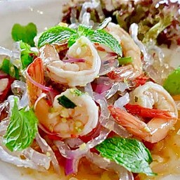 ยำเส้นแก้ว ใส่กุ้ง 10 ตัว