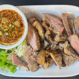 เนื้อย่างจิ้มแจ่ว