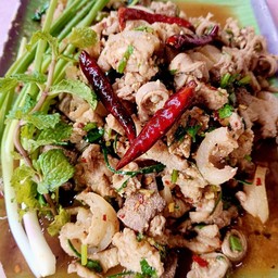 น้ำตกหมู..ใช้สะโพกรสจัดเปรี้ยวเผ็ด