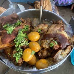 ขาหมูเป็นกับข้าว (เล็ก)