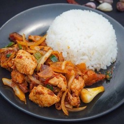 ไก่ผัดพริกเผาราดข้าว
