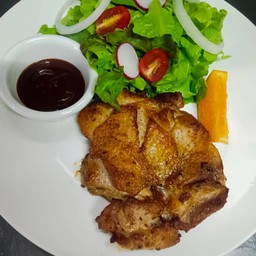 สลัดไก่อบ