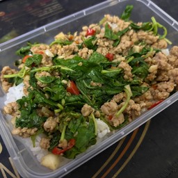 ข้าวผัดกระเพรา