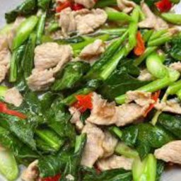 ข้าวไข่ข้นราดผัดคะน้าหมู